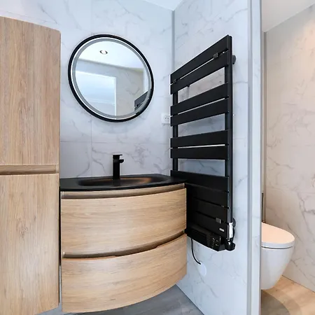 Des Hirondelles Apartment *