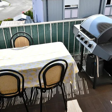 Des Hirondelles Apartament